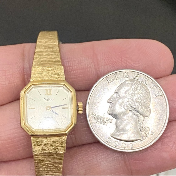 Vintage PULSAR V230-5330 Metal Bezel Stainless Steel Japan Movement Gold Watch - Picture 6 of 9